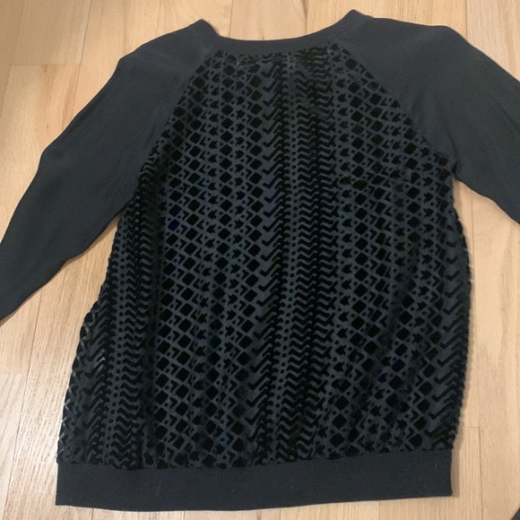 Addison Geometric Pattern Silk Sleeve Top - Picture 8 of 8